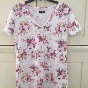 & brand(ampersand brand) Floral tee